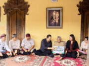 Apresiasi Lansia, Wabup Badung Serahkan Penghargaan UHH 75 Tahun