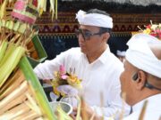 Wali Kota Jaya Negara Ikuti Prosesi Mendem Pedagingan di Pura Pemayun Banjar Tegal Gede Denbar