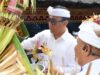 Wali Kota Jaya Negara Ikuti Prosesi Mendem Pedagingan di Pura Pemayun Banjar Tegal Gede Denbar
