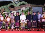 Sekda Eddy Mulya Tutup Utsawa Dharma Gita dan Bulan Bahasa Bali Kota Denpasar Tahun 2026, Jadi Wahana Pembinaan dan Pembibitan Kesusastraan Bali