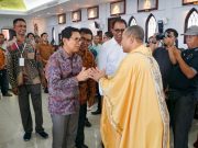 Bupati Adi Arnawa Hadiri Perayaan Paskah di Puja Mandala