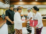 Serahkan SK 25 Kepsek, Bupati Adi Arnawa Tekankan Integritas dan Peningkatan Mutu Pendidikan