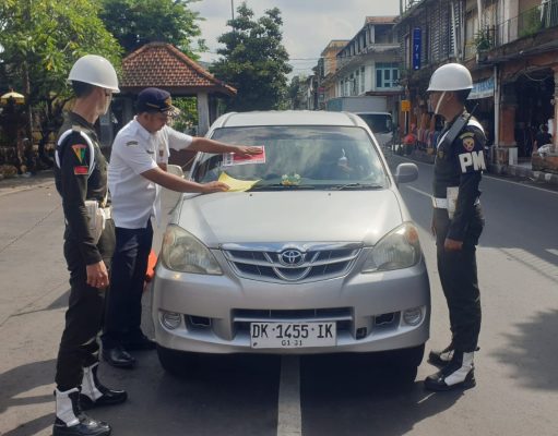 Dishub Denpasar Tertibkan Pelanggaran Lalu Lintas di Jalan Kamboja dan Gajah Mada
