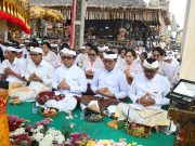 Pemkot Denpasar “Ngaturang Bhakti Penganyar” Serangkaian Pujawali Ngusaba Kedasa di Pura Ulun Danu Batur
