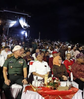 Ribuan Umat, Menko PMK dan Gubernur Koster Serukan Harmoni di Tengah Kebisingan Global pada Dharma Santi Nyepi 1948