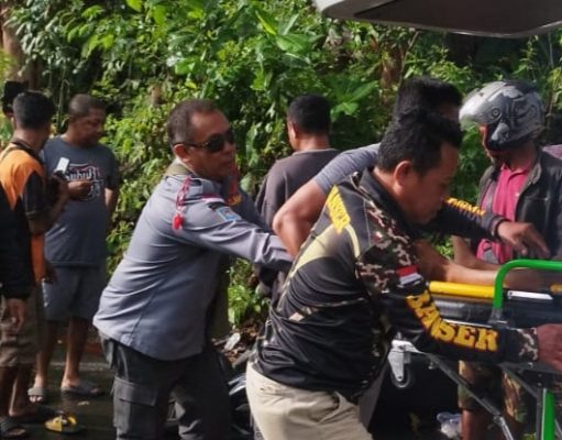 Pengendara Motor Tewas Tertimpa Pohon Kapuk di Ungasan