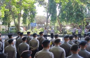 Aksi Damai Forkom Swakelola Sampah Bali Jadi Perhatian, Truk Sampah Bergerak Tertib Dikawal Polisi