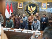 Perjuangkan Solusi Pengelolaan Sampah Jadi Listrik, Gubernur Koster Teken MoU PSEL di Jakarta