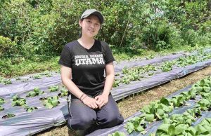 Tak Harus di Kantor, Kartini Muda Ini Pilih Sawah dan Kembangkan Usaha Lewat Aplikasi BRImo
