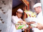 Walikota Jaya Negara Hadiri Karya Melaspas dan Padudusan Alit Pura Kawitan Batur Panti Tembawu