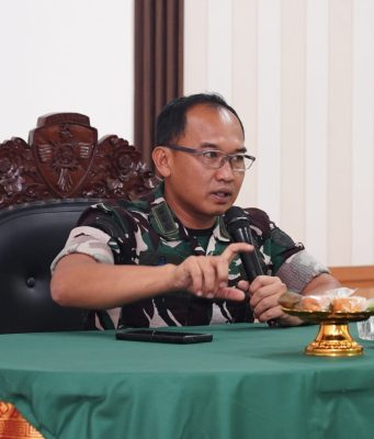 Kapendam IX/Udayana Sampaikan Keterangan Pers Terkait Kecelakaan Lalu Lintas yang Libatkan Kendaraan Dinas TNI