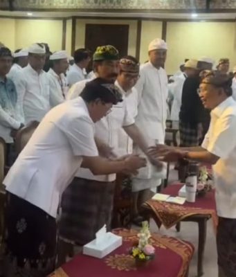 Wakil Ketua III DPRD Badung Made Sunarta Hadiri Pamungkah Loka Sabha VI Pratisantana Bandesa Manik Mas