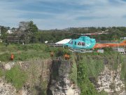 Terjebak di Tebing, Dua WNA Berhasil Dievakuasi Udara