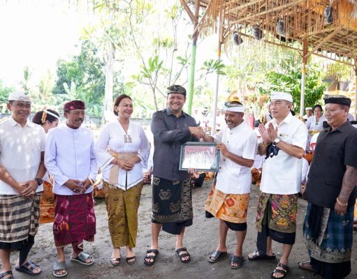 Wabup Badung Hadiri Metatah Masal di Pura Prajapati Desa Adat Sobangan