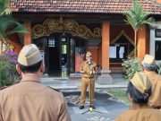 Pimpin Apel Disiplin di Kecamatan Denbar, Sekda Eddy Mulya Tekankan Integritas ASN dan Optimalisasi Pelayanan Publik