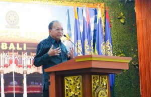 Bicara di Depan Akademisi Perikanan dan Kelautan Se-Indonesia, Gubernur Koster Promosi Garam Tradisional Bali