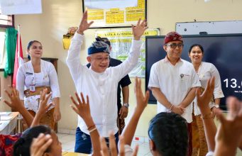 Walikota Jaya Negara Dampingi Mendikdasmen Tinjau Program Revitalisasi di SDN 6 Sumerta