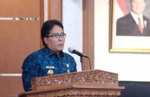 Wagub Giri Prasta Sampaikan Pendapat terhadap Raperda tentang Perubahan Atas Perda Pajak dan Retribusi Daerah