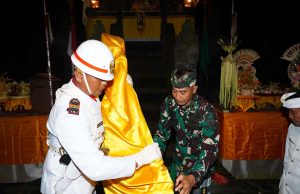 Jelang Hari Bakti Ke-69, Kodam IX/Udayana Gelar Penjamasan Pataka di Pura Durga Kutri