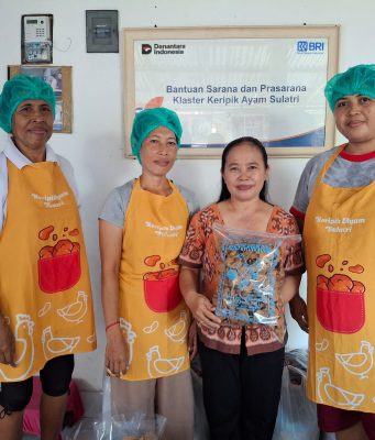 Lewat Klasterku Hidupku BRI, Usaha Keripik Ayam Biru Milik Ibu Rumah Tangga di Denpasar Terus Berkembang dan Berdaya