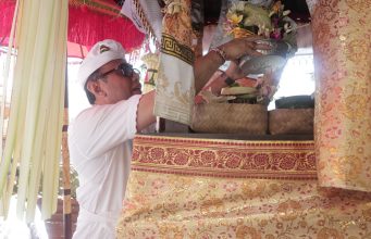 Wali Kota Denpasar Jaya Negara Hadiri Pemelaspasan Bale Kulkul Banjar Panti Gede, Pemecutan Kaja