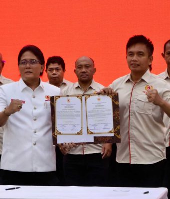 Giri Prasta Lantik Pengurus KONI Jembrana, Targetkan Reformasi Pembinaan Atlet dan Venue Olahraga Bali