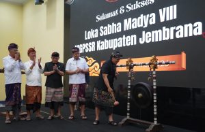 Wagub Giri Prasta Buka Loka Sabha Madya VIII MGPSSR Jembrana