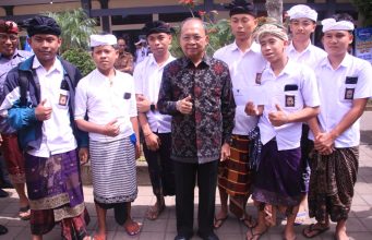 Wayan Koster Kobarkan Semangat Pendidikan di HUT SMKN 3 Kintamani, Ungkap Perjuangan dari Buruh hingga Gubernur Bali