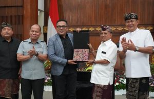 Gubernur Koster Dorong Penguatan Perlindungan Masyarakat Adat, Baleg DPR RI Optimis RUU Tuntas 2026
