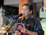Ibu Putri Suastini Koster Ingin Lahir Generasi Pembaca Puisi yang Mampu “Menghidupkan” Karya Sastra