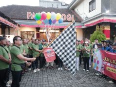Wawali Arya Wibawa Lepas Jalan Sehat Serangkaian HUT Ke-26 SMK PGRI 4 Denpasar