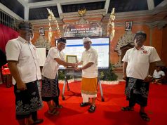 Bupati Adi Arnawa Potong Tumpeng Perayaan HUT Ke-59 Banjar Mumbul, Apresiasi Aplikasi Sikap Mumbul