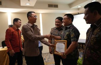 Sekda Badung Tutup Pelatihan Sensus Ekonomi dan Canangkan “Desa Cantik” 2026