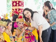 Bunda PAUD Badung Hadiri Pentas Seni dan Pelepasan Siswa TK Shanti Kumara III Sempidi