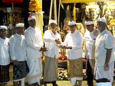 Bupati Adi Arnawa Hadiri Puncak Piodalan di Pura Dalem Puri Bongkasa