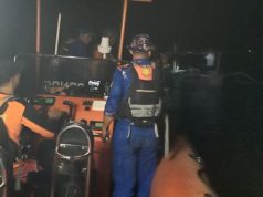 Perahu Terbalik di Sanggalangit, Enam Pemancing Terapung di Laut