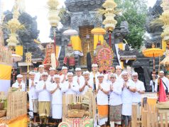 Jaya Negara Dampingi Gubernur Koster dan Bupati Se-Bali Ikuti Prosesi Karya Tawur Tabuh Gentuh di Pura Payogan Agung Segara Rupek