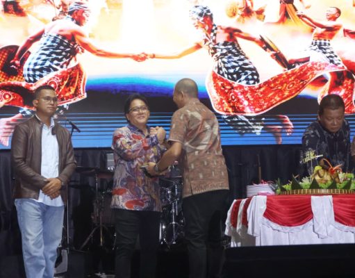 Transaksi UMKM Tembus Rp1,445 Miliar, Wagub Giri Prasta Tutup Karangasem Festival 2026