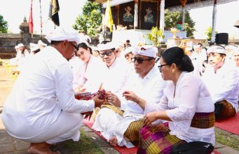Pemkot Denpasar “Ngaturang Bhakti Pujawali” di Pura Pengubengan Besakih