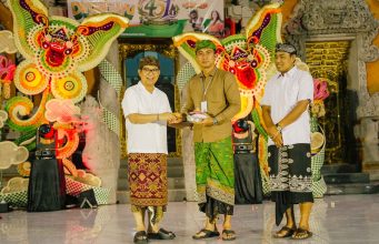 HUT Ke-451 Desa Sedang, Bupati Adi Arnawa Ajak Masyarakat Dukung Pembangunan Infrastruktur