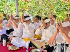 Bupati Adi Arnawa dan Wabup Bagus Alit Sucipta Hadiri Karya Tawur Balik Sumpah di Pura Luhur Uluwatu