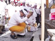 Bupati Adi Arnawa Hadiri Karya Melaspas dan Mendem Pedagingan di Pura Gede Batur Pererenan