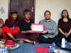Wabup Bagus Alit Sucipta Serahkan Penghargaan Tertib Administrasi Akta Kematian di Abiansemal