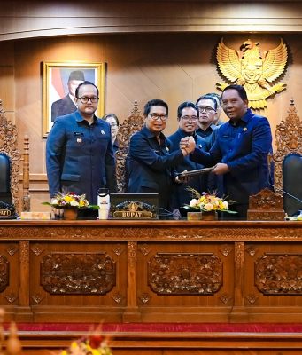 Bupati Bersama DPRD Badung Sahkan Ranperda Pertanggungjawaban APBD 2025