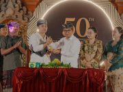 HUT Ke-50 ST Adnya Putra Darmasaba, Bupati Adi Arnawa Serahkan Dana Kreativitas Rp 20 Juta