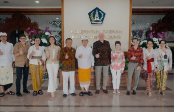 Bahas Pariwisata Berkualitas hingga Penanganan Isu, Bupati Badung Terima NCPI Bali dan Mantan Gubernur Australia