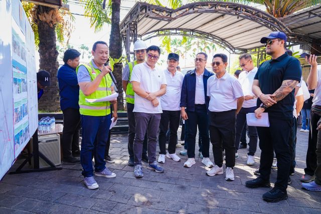 Tinjau Proyek Strategis Pengendali Banjir (5)
