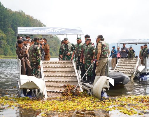 Kolaborasi Nyata Pulihkan Danau Buyan, Pangdam IX/Udayana Tegaskan Komitmen TNI Menjaga Kelestarian Alam Bali