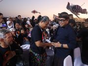 Berharap Jadi Daya Tarik Wisata, Wawali Arya Wibawa Resmi Buka Rare Angon International Kite Festival 2026