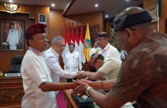 Menhub dan Gubernur Koster Bahas Revitalisasi Pelabuhan Celukan Bawang hingga Program “Water Taxi”